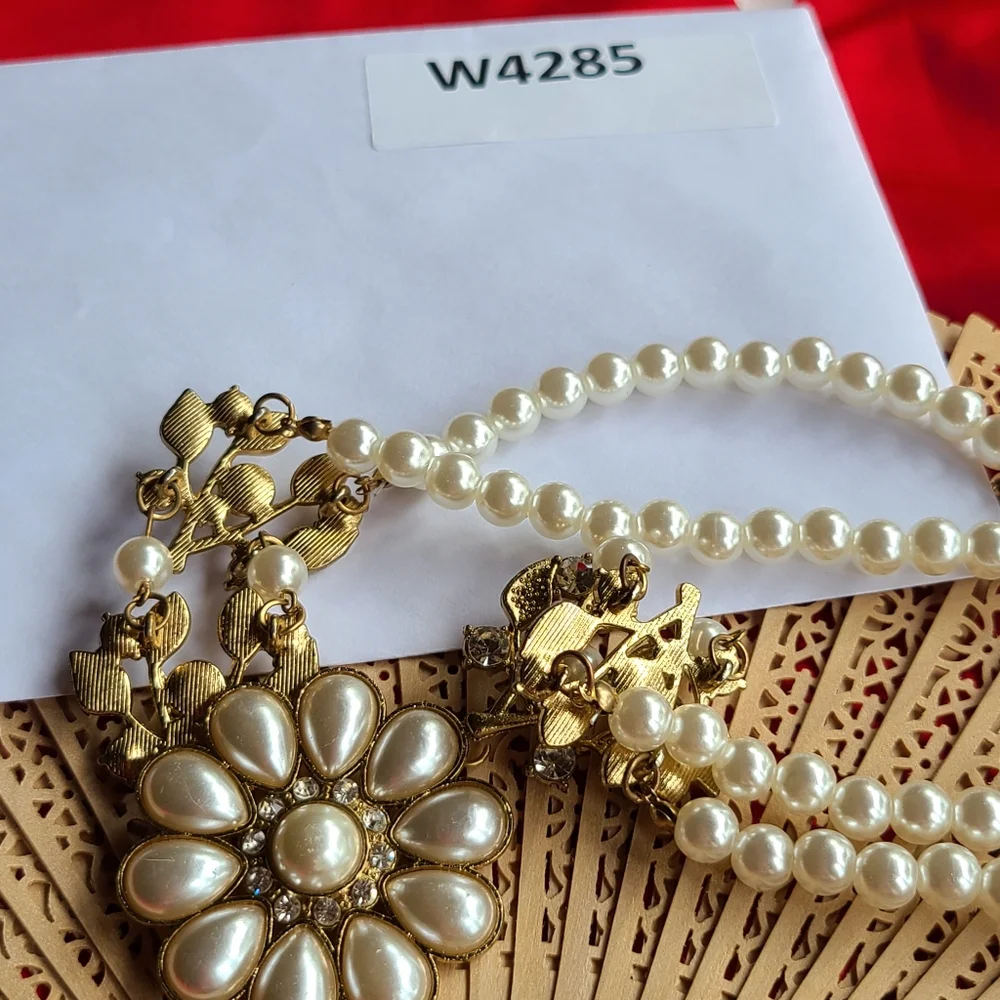 Elegant Pearl and Gold Floral Necklace Kids Necklace